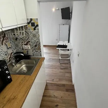 Great 300m From The Apartament